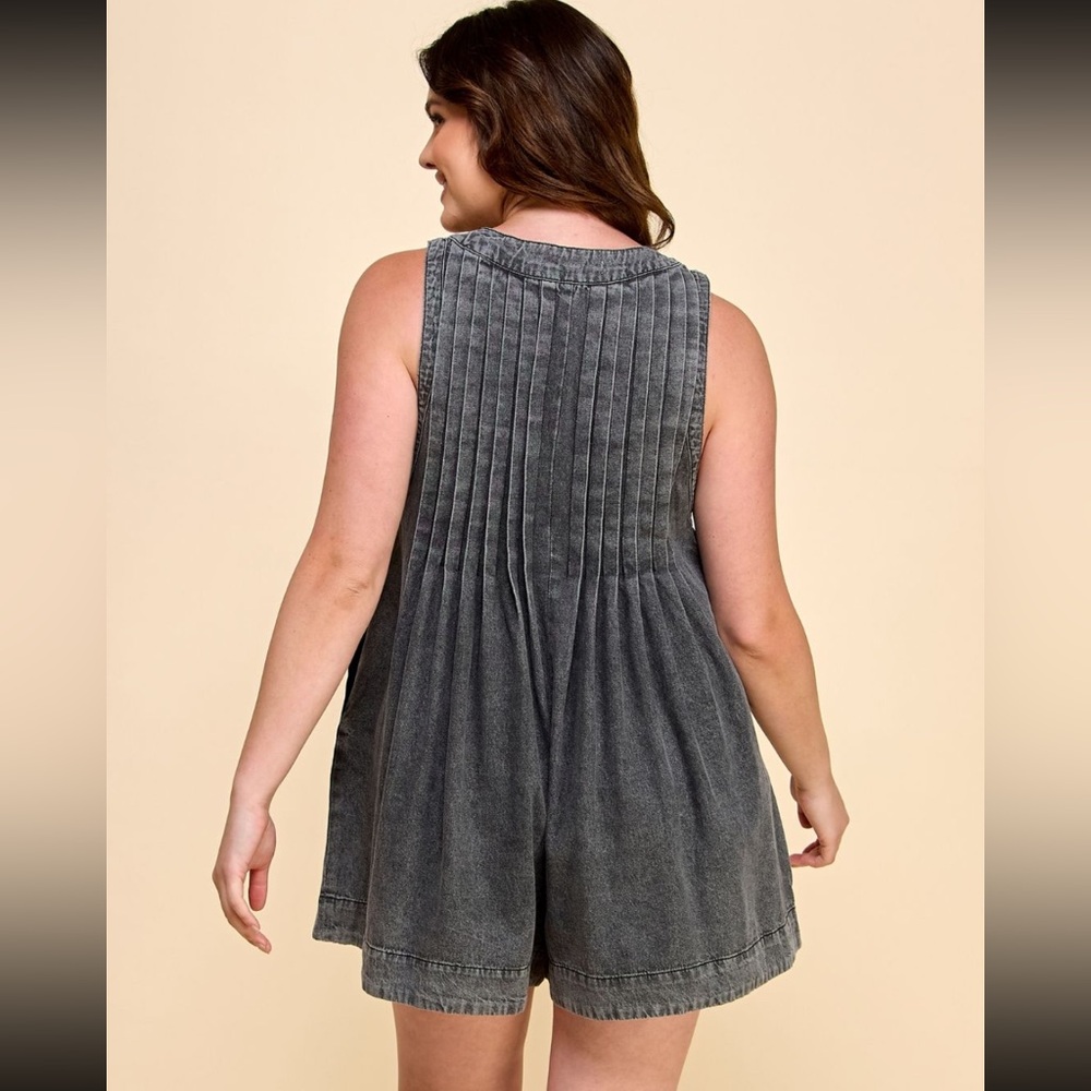 Grey denim romper in plus. - Picture 4 of 4